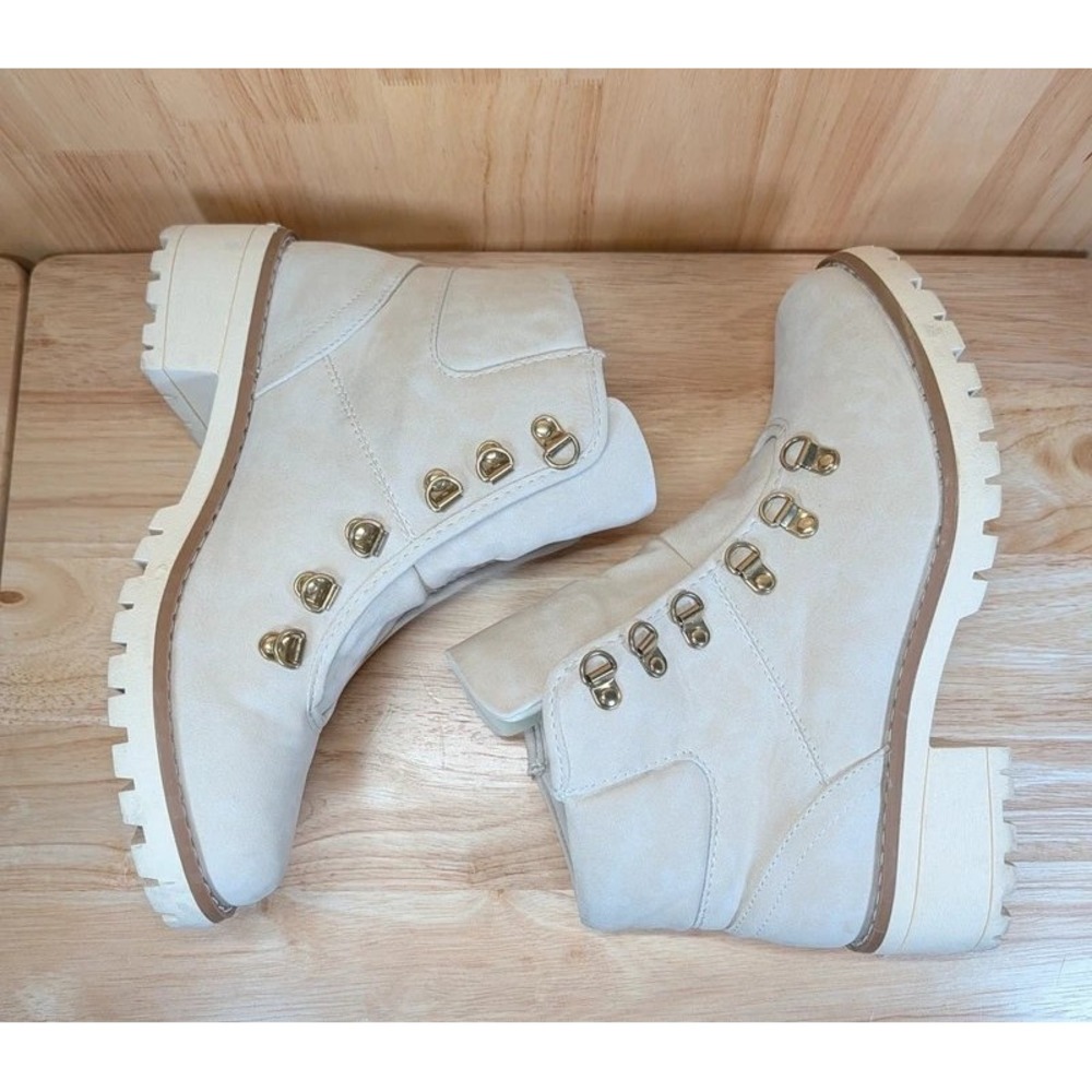 St Johns Bay Lakeline Cream Lug Sole Hiker Ankle Boots Womens 7.5 No Laces